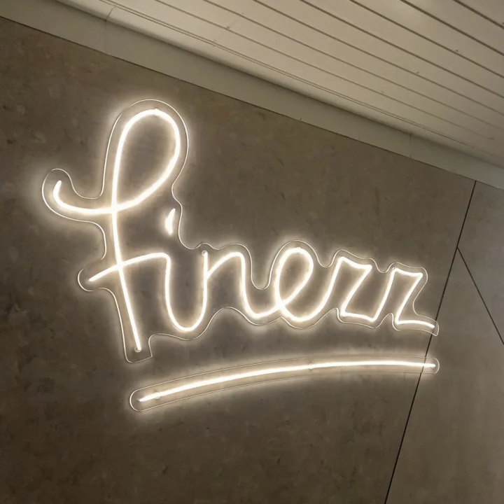 Neon 1